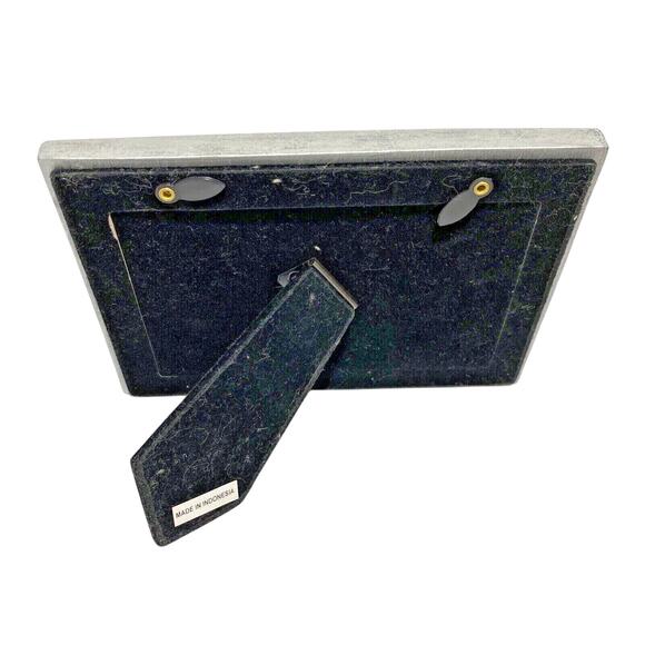 Carr photo frame textured silver tone wooden double picture holder 2.5” x 3.5” - Picture 3 of 5